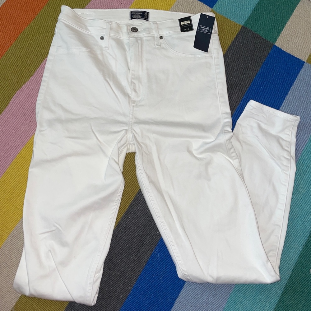 BRAND NEW Abercrombie & Fitch White Jeans Leggings in Womens Size 10R
